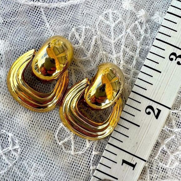 Vintage Gold Tone Comfort Clip Doorknocker Earrings - Picture 8 of 8